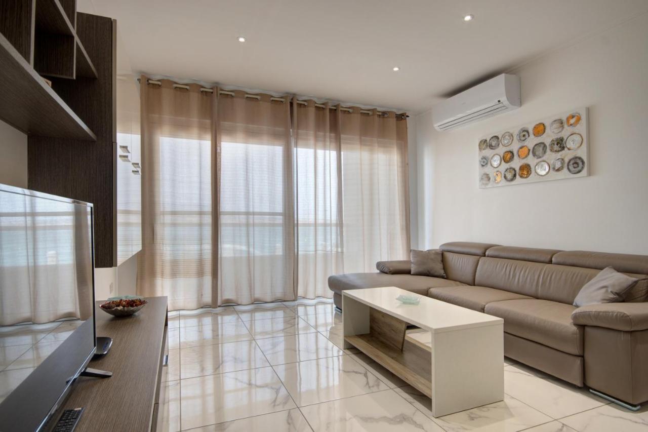 Malta'S Beachfront Apartment In Mellieha Exterior photo
