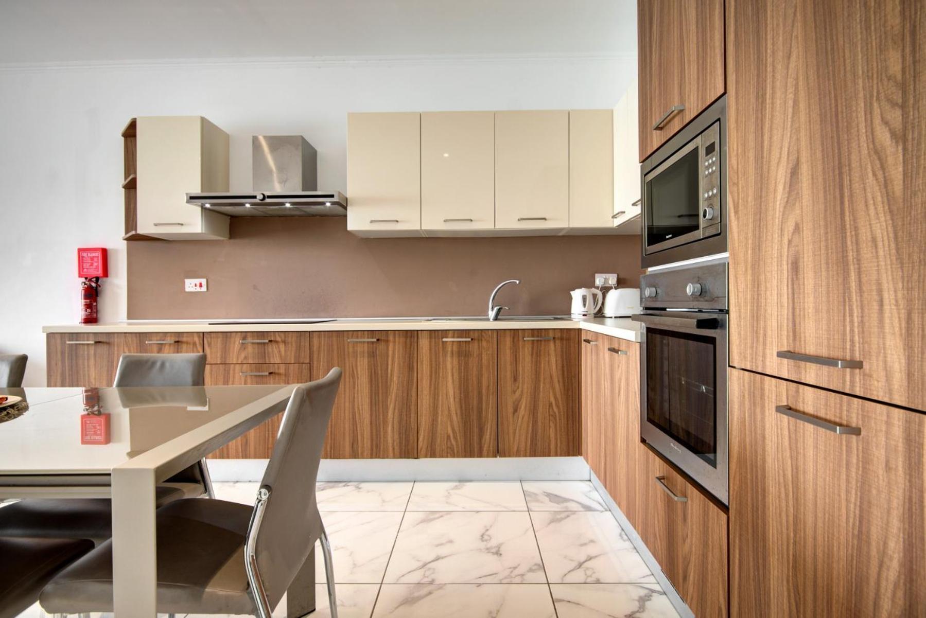 Malta'S Beachfront Apartment In Mellieha Exterior photo