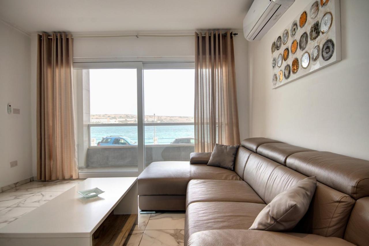 Malta'S Beachfront Apartment In Mellieha Exterior photo